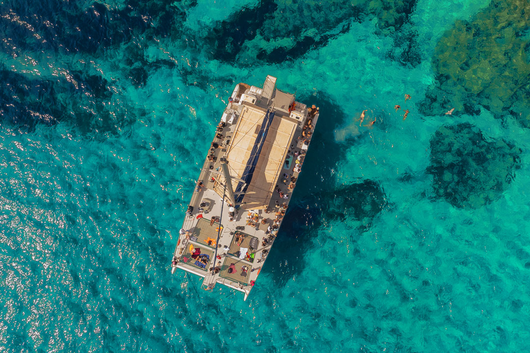 Catamaran Life & Sea