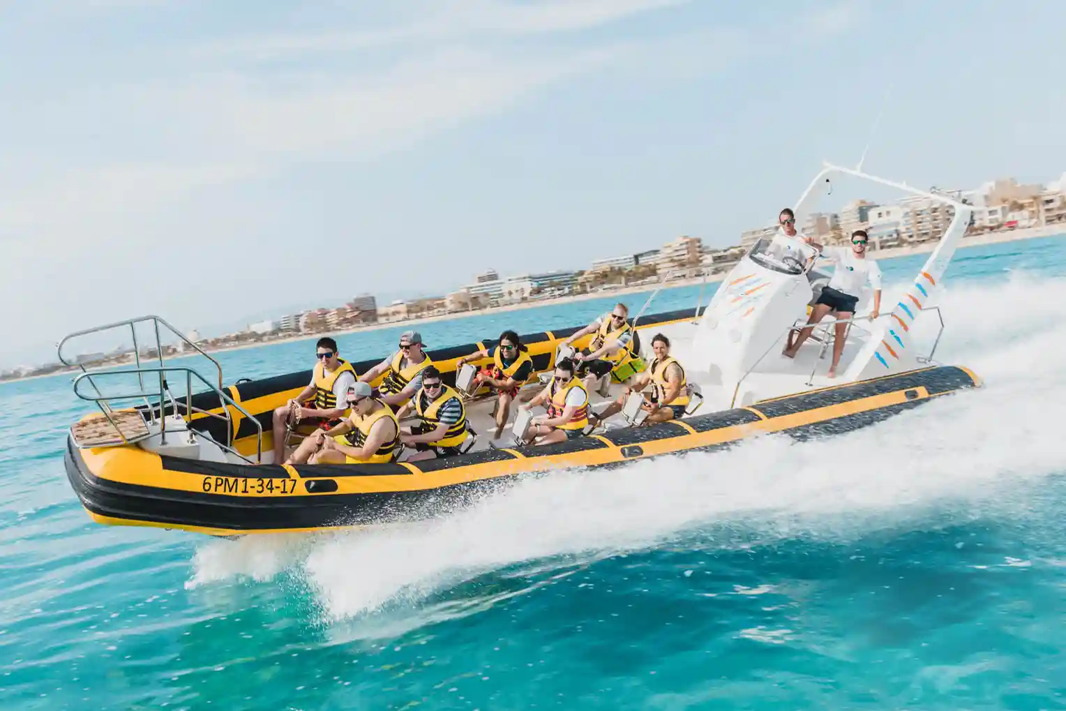 Speedboat Arenal
